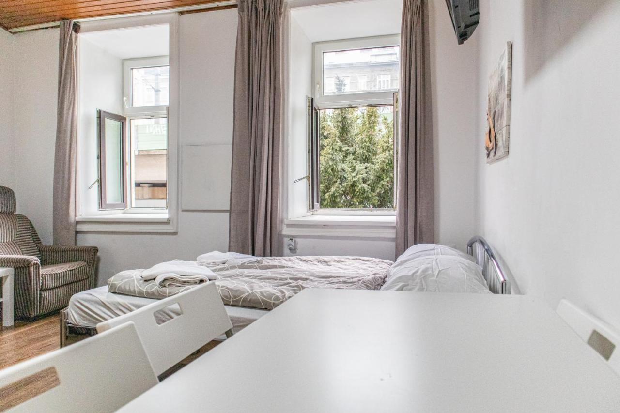 Neat Studio Near Millenium Tower Wien Eksteriør bilde