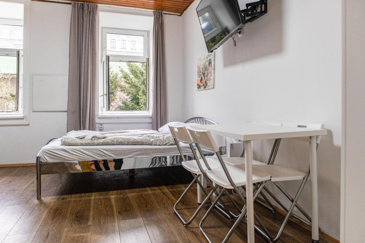 Neat Studio Near Millenium Tower Wien Eksteriør bilde
